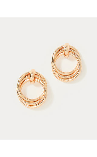 Chevs Kiss Doorknocker Earrings - Gold Metallic