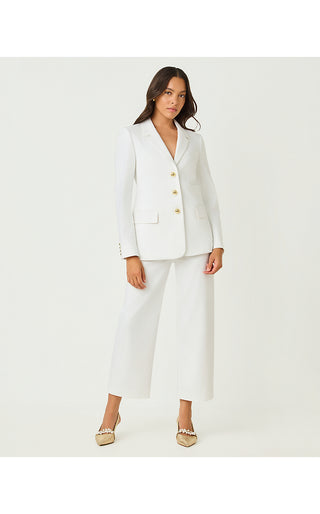 Amryn Blazer - Resort White